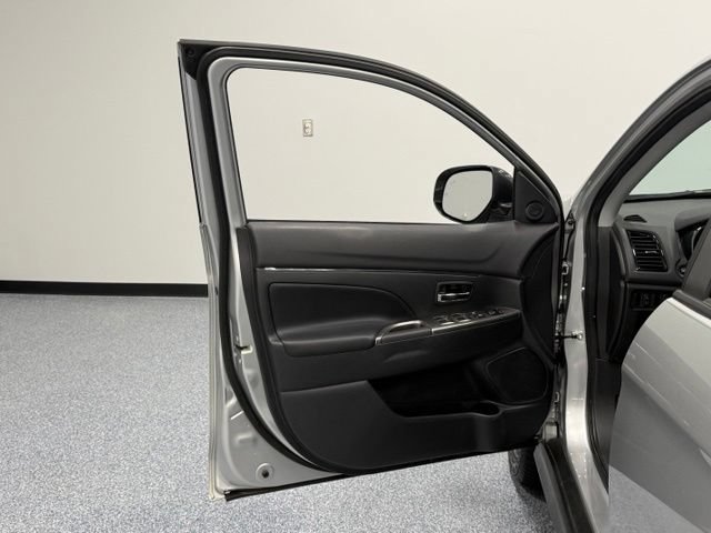 Used 2023 Mitsubishi Outlander Sport SE AWD/4WD image 13