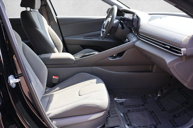 Used 2024 Hyundai Elantra SEL FWD image 28