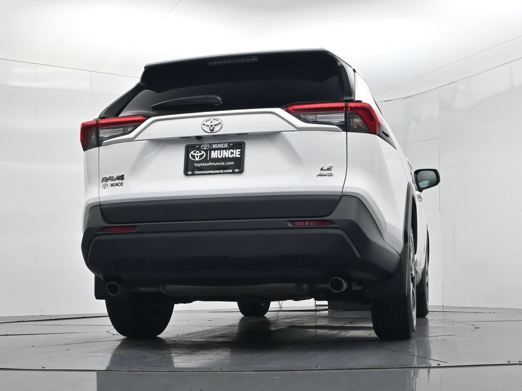 Used 2024 Toyota RAV4 LE AWD/4WD image 42