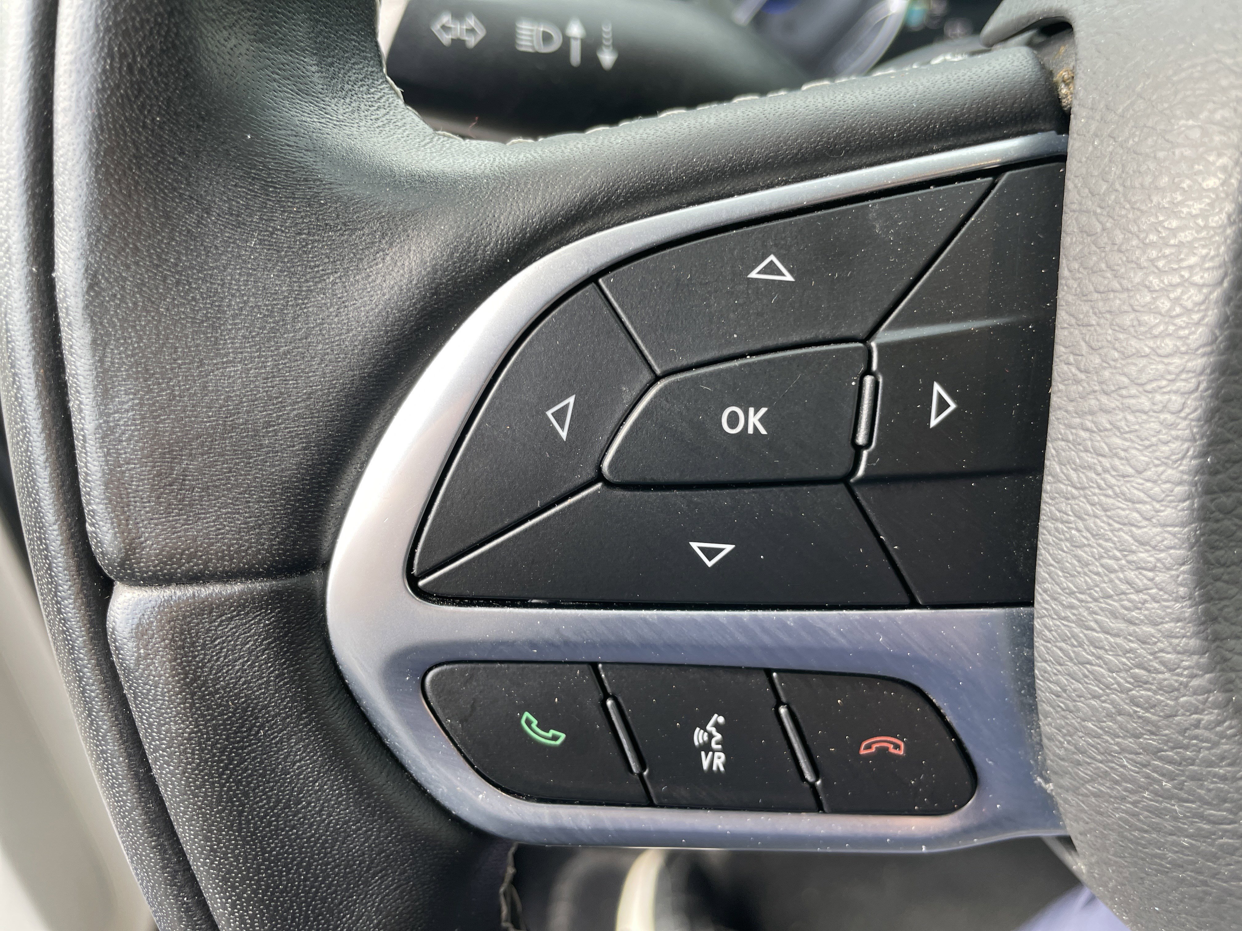 Used 2022 Chrysler Pacifica Touring-L image 36