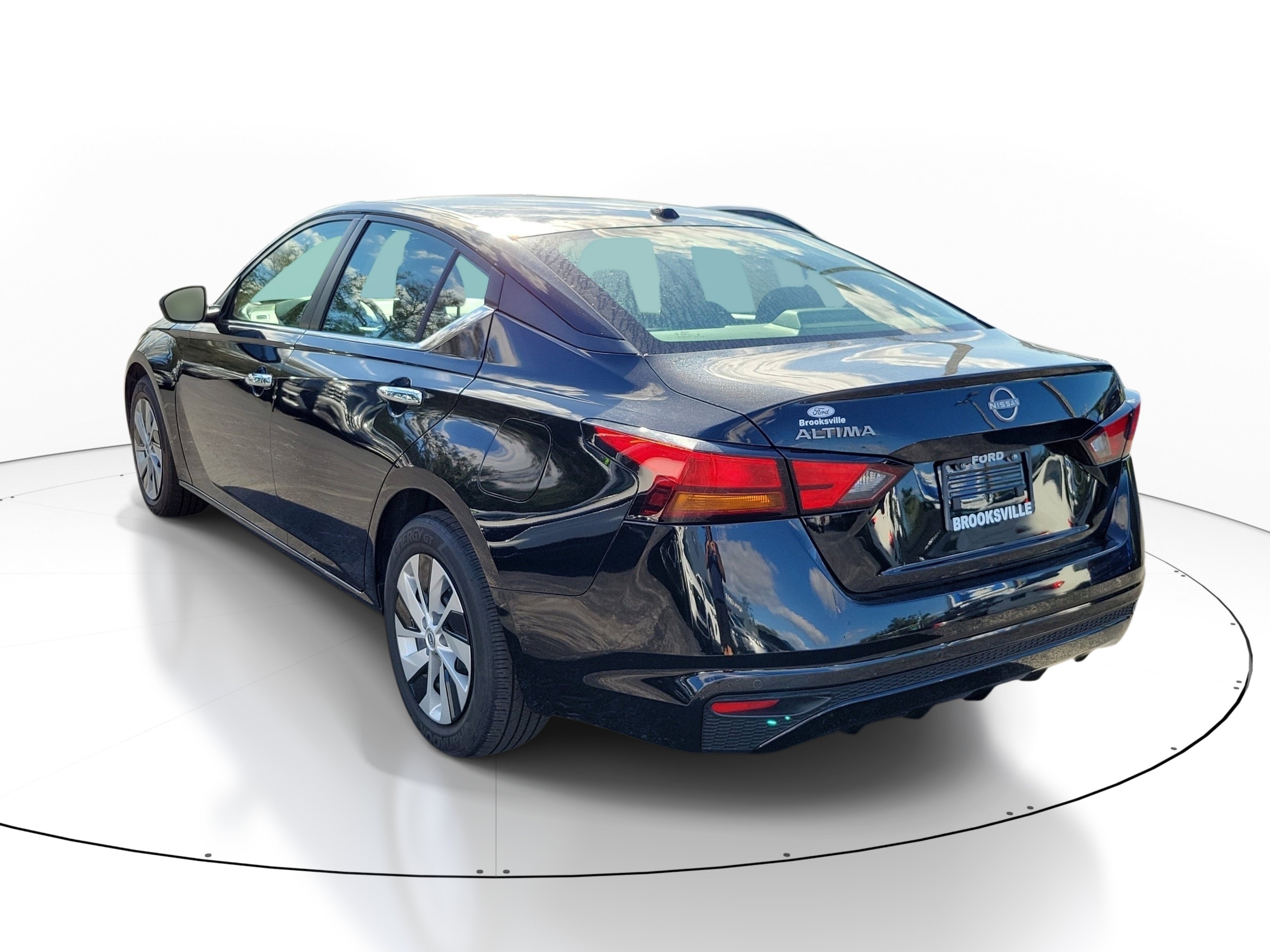 Used 2025 Nissan Altima 2.5 S FWD image 4