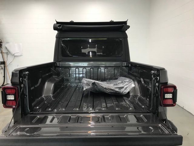 New 2025 Jeep Gladiator Willys image 31