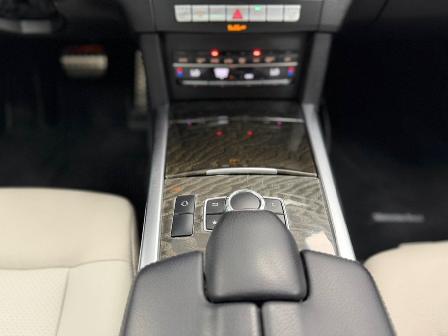 Used 2016 Mercedes-Benz E 350 4MATIC Sedan w/ Premium Package image 56