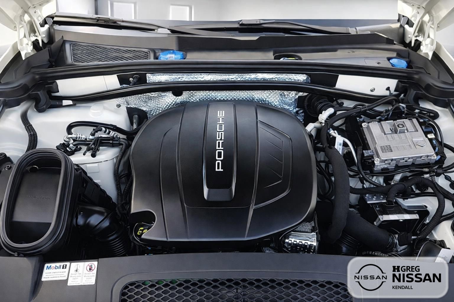 Used 2019 Porsche Macan AWD/4WD image 14