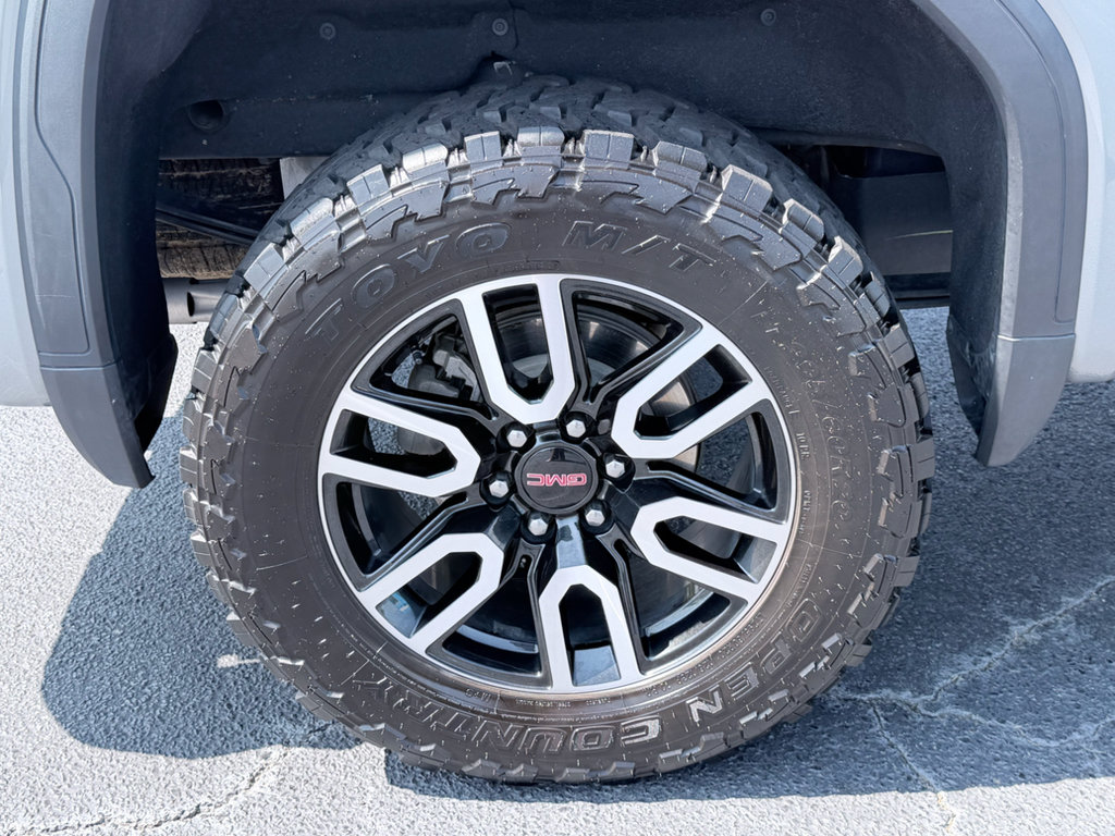 Used 2025 GMC Sierra 1500 AT4 w/ AT4 Premium Package AWD/4WD image 36