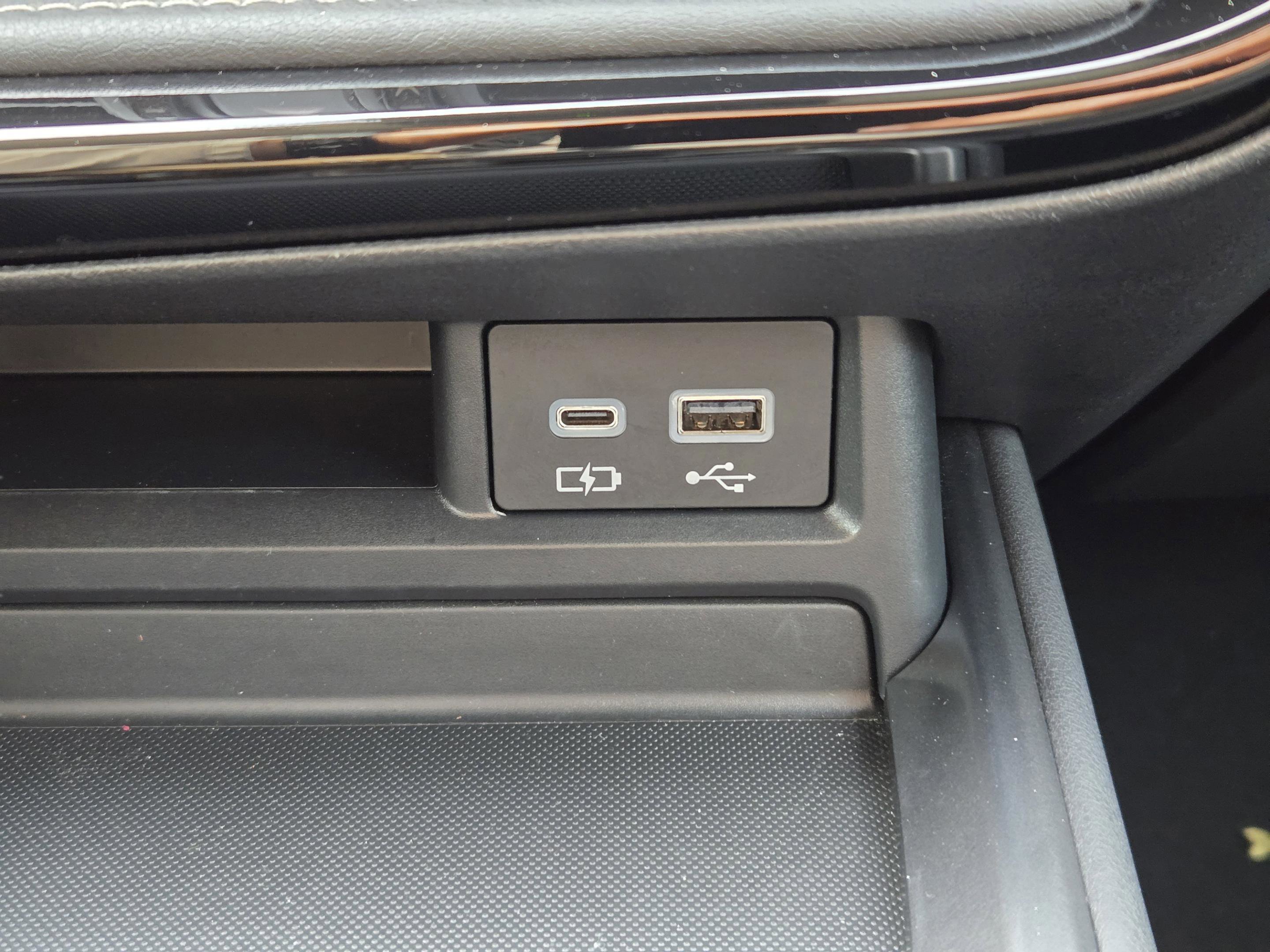 Used 2024 Lexus NX 250 FWD w/ Towing Package (2000 Lbs) image 17