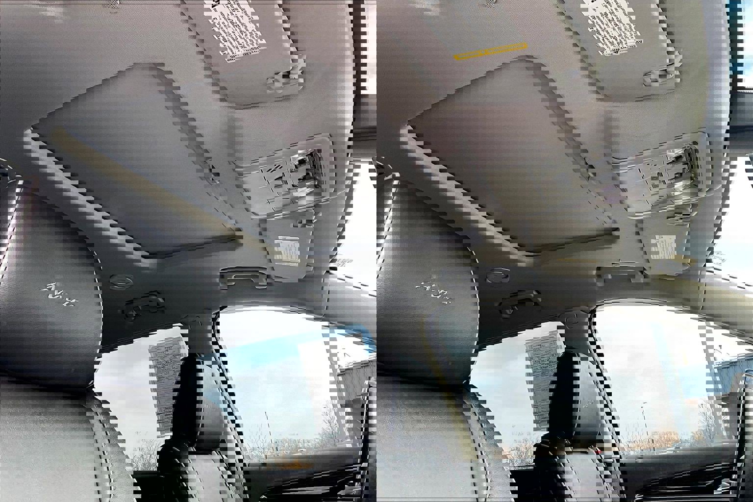 Used 2021 Buick Enclave Avenir w/ Avenir Technology Package image 29