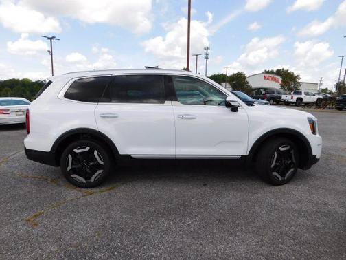 Used 2023 Kia Telluride S w/ S Sunroof Package AWD/4WD image 4