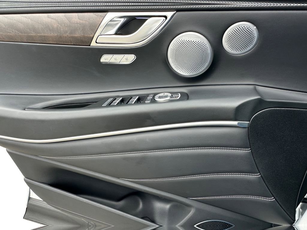 Used 2025 Genesis GV80 3.5T Prestige image 11