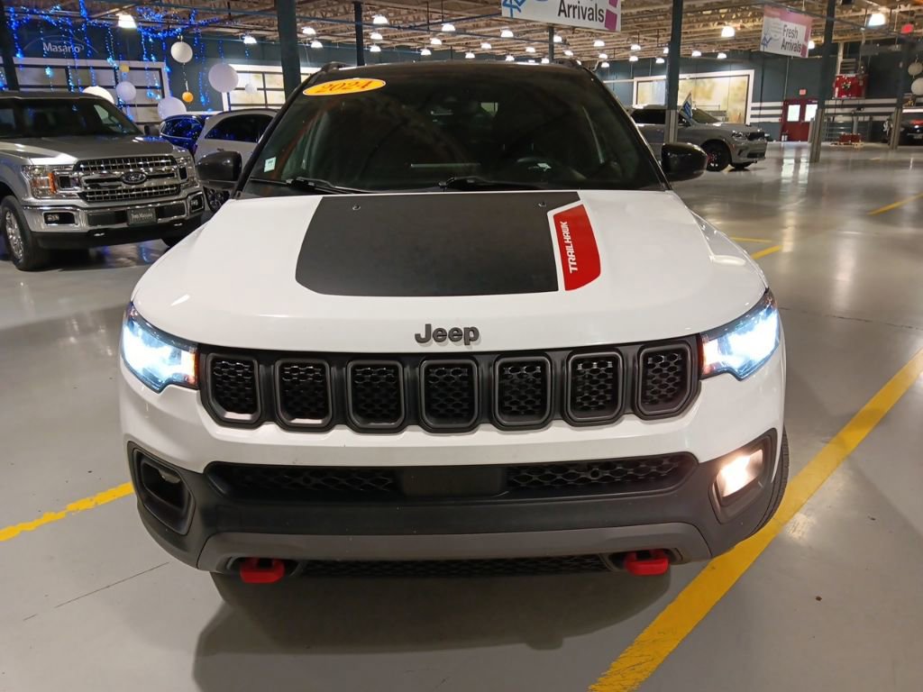 Used 2024 Jeep Compass Trailhawk image 3