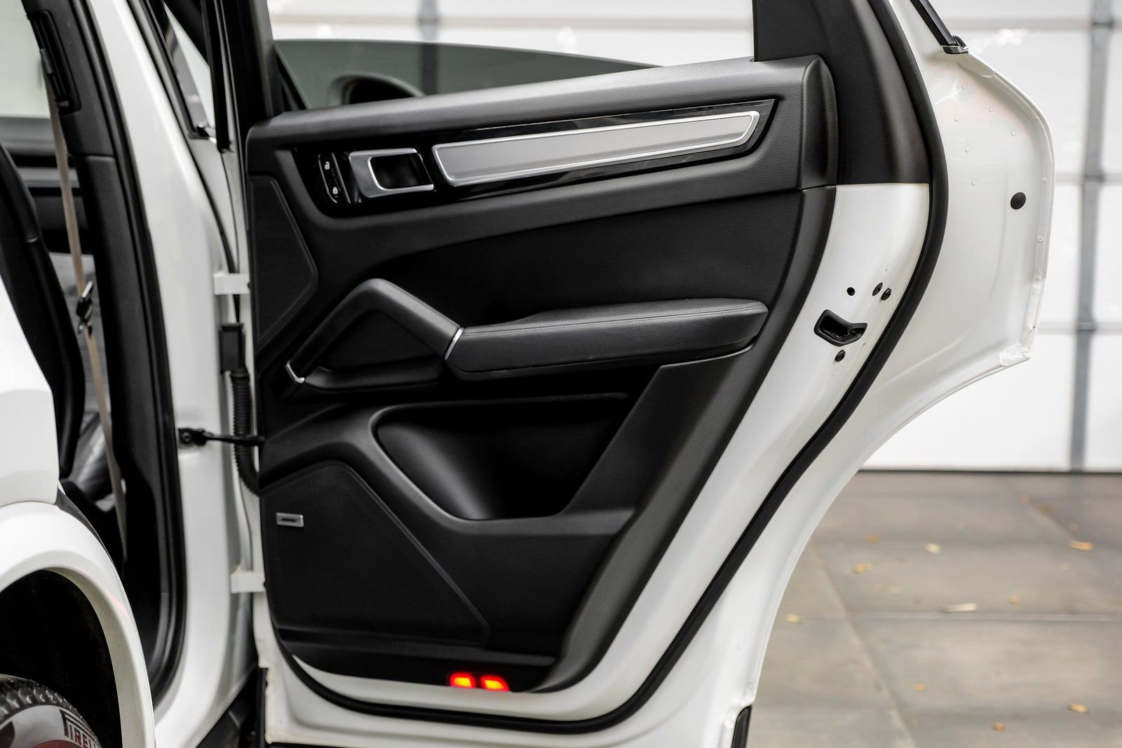 Used 2023 Porsche Cayenne Coupe image 59