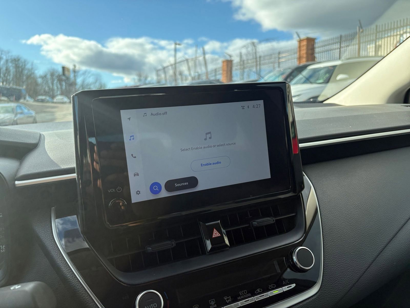 Used 2025 Toyota Corolla LE image 20