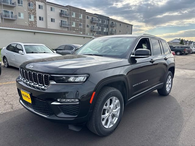 Used 2023 Jeep Grand Cherokee Limited AWD/4WD image 3