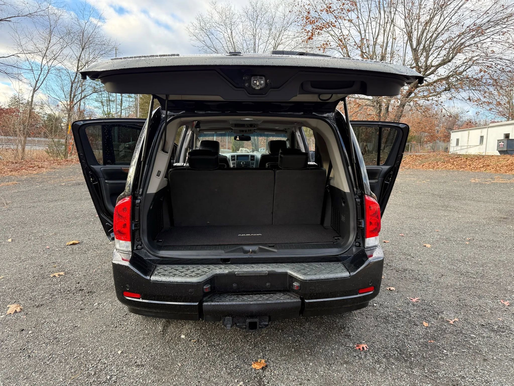 Used 2010 Nissan Armada Platinum w/ Captain Seat Pkg image 22