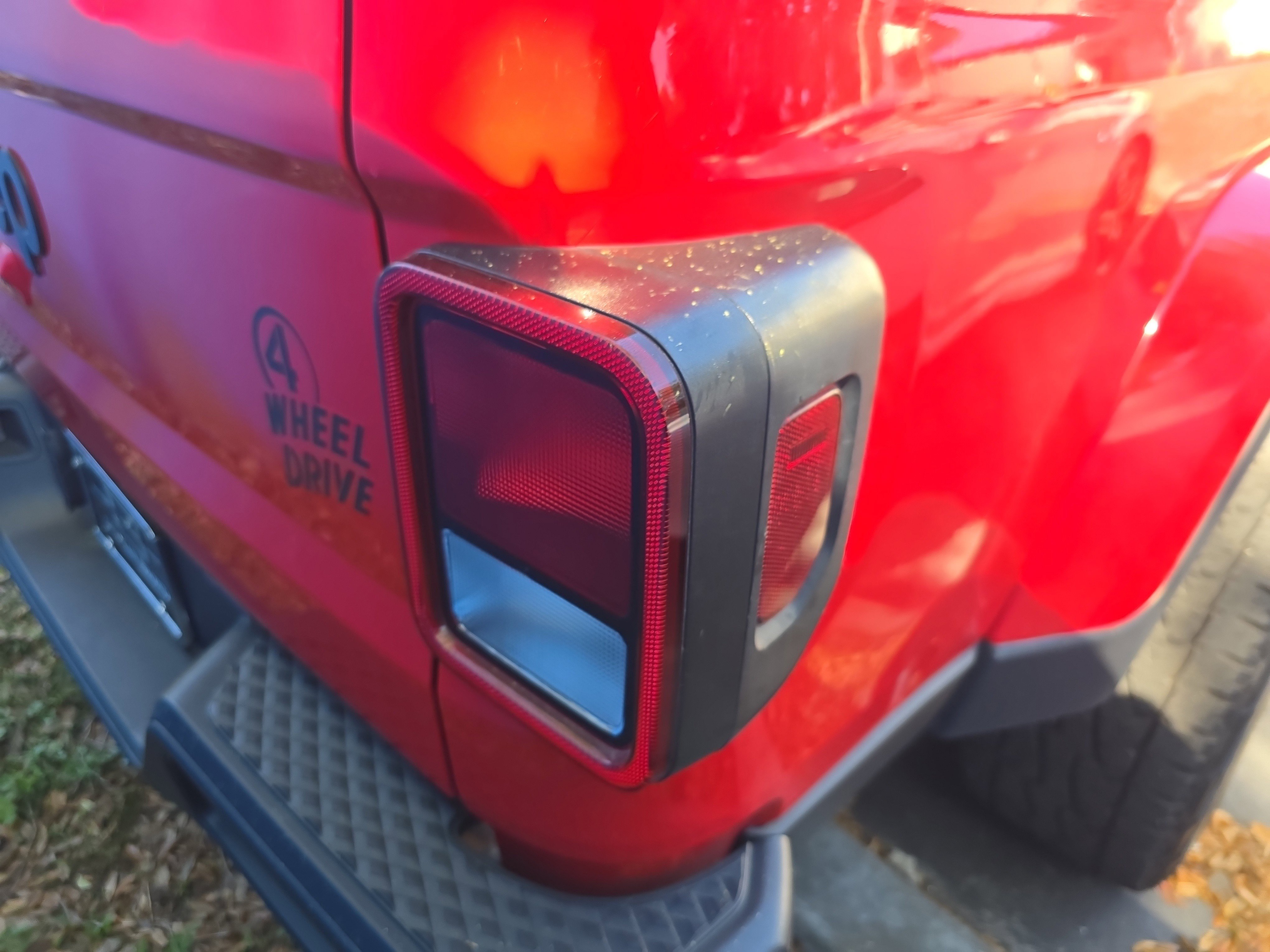 Used 2021 Jeep Gladiator Willys image 7