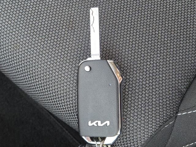 Used 2023 Kia Forte LXS image 31