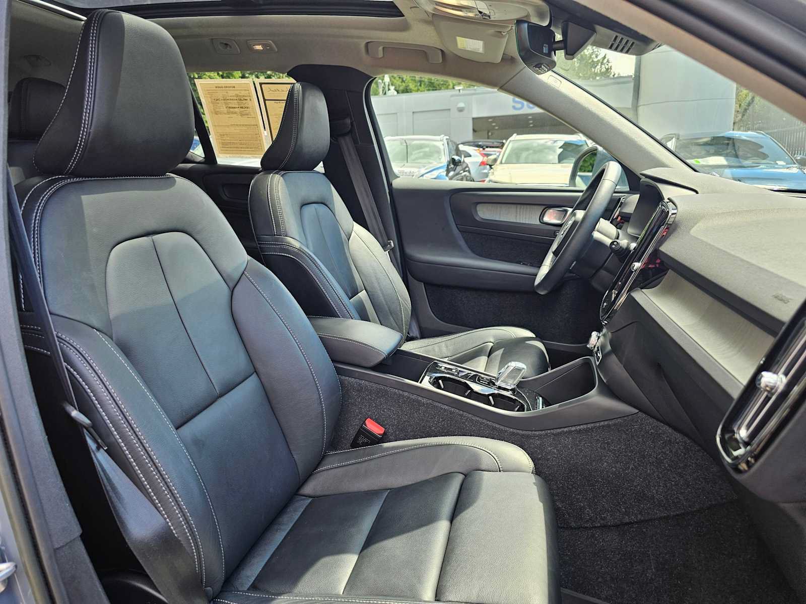 Certified 2023 Volvo XC40 B5 Plus w/ Protection Package Premier AWD/4WD image 11