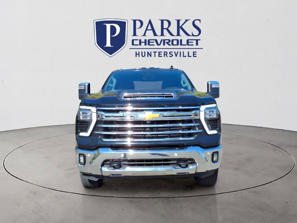 Used 2024 Chevrolet Silverado 2500 LTZ w/ LTZ Plus Package AWD/4WD image 2