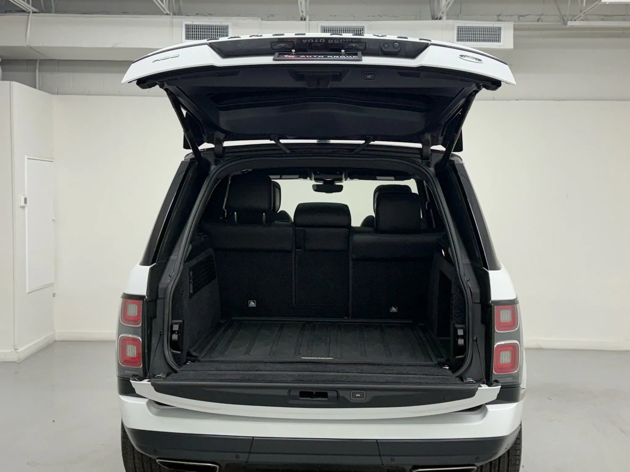 Used 2018 Land Rover Range Rover HSE image 37