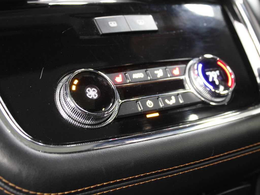 Used 2019 Lincoln Navigator Reserve AWD/4WD image 14