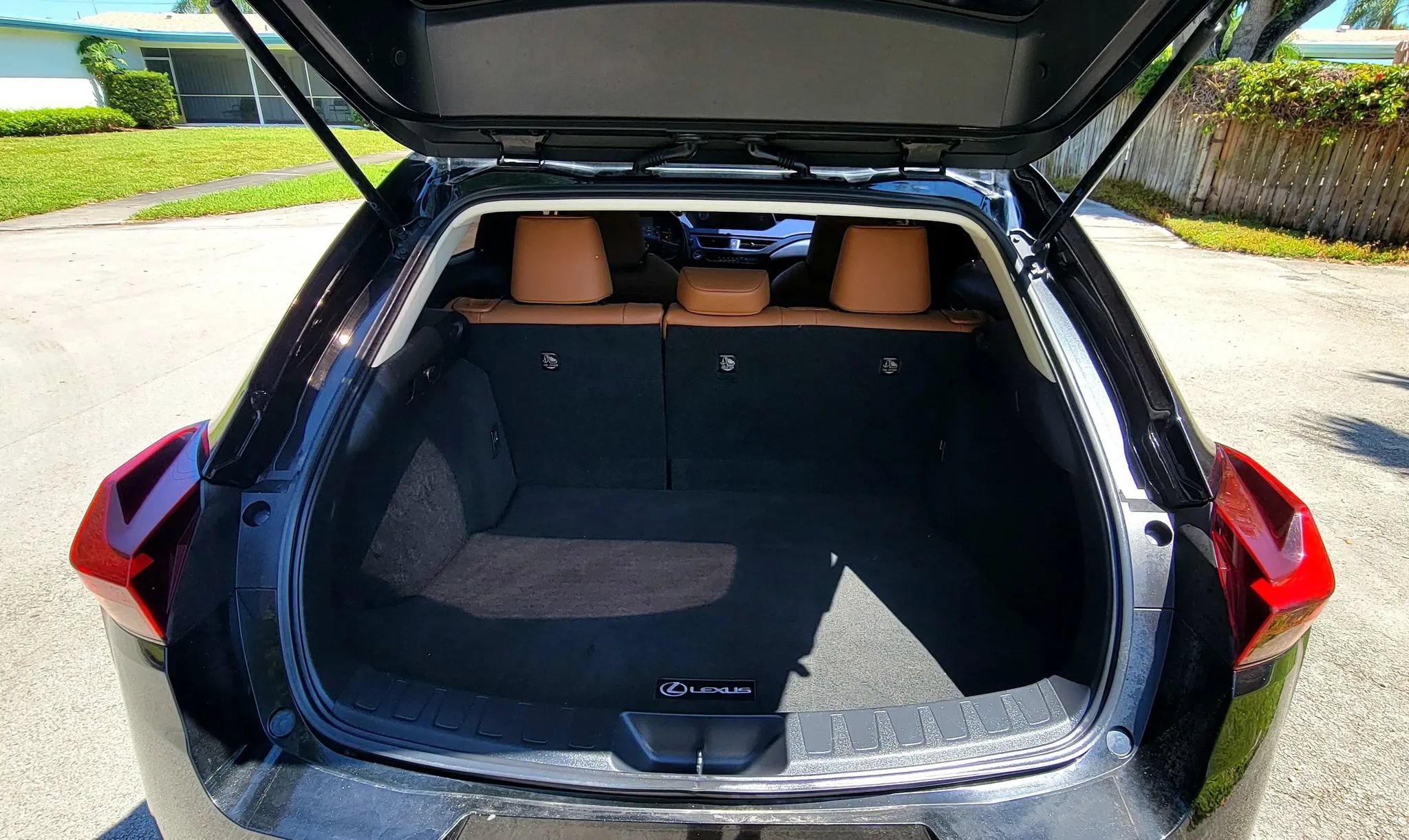 Used 2021 Lexus UX 200 w/ Accessory Package (Z2) FWD image 15