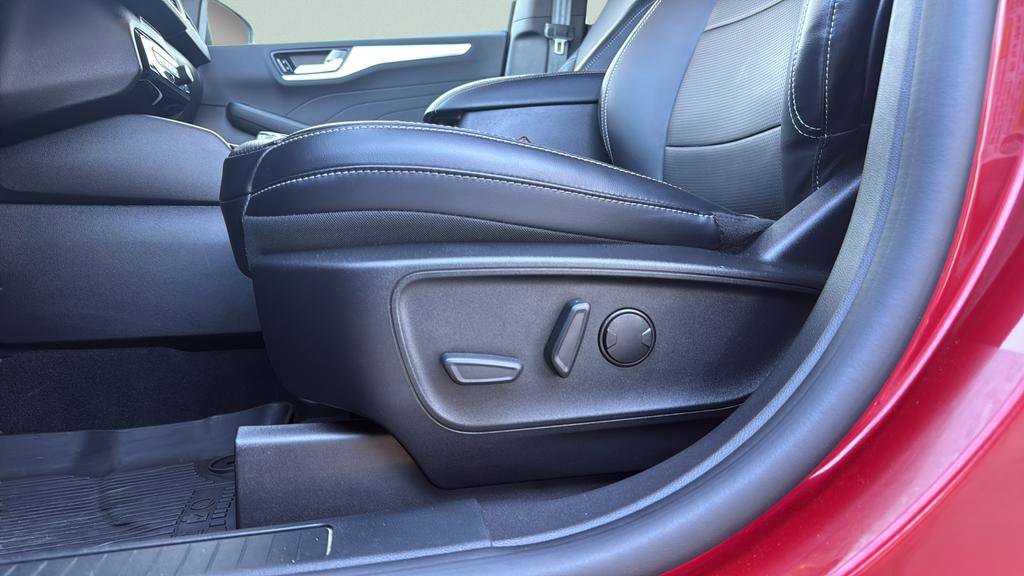 Certified 2023 Ford Escape Platinum AWD/4WD image 13