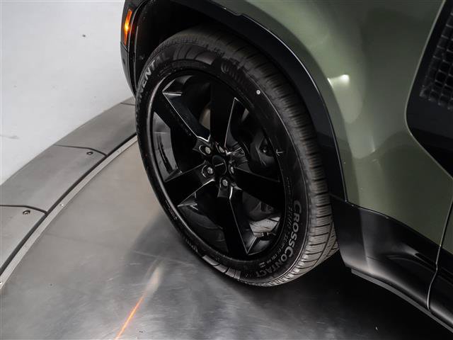 New 2026 Land Rover Defender 110 X-Dynamic SE AWD/4WD image 12