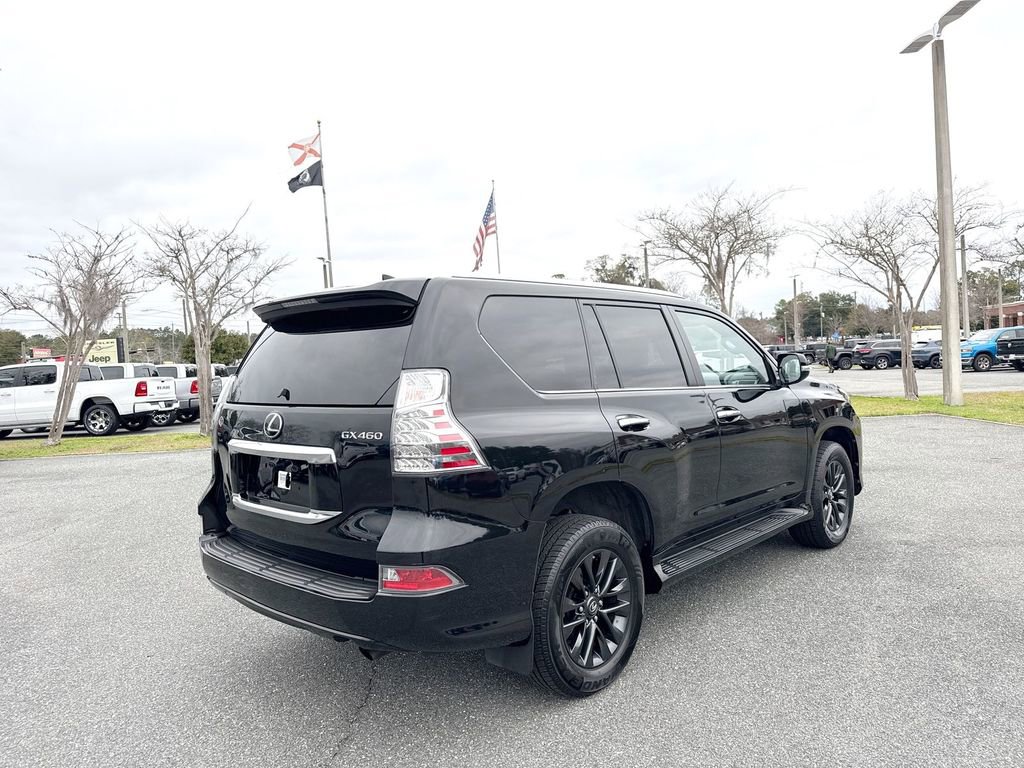 Used 2023 Lexus GX 460 Premium w/ Premium Package image 3