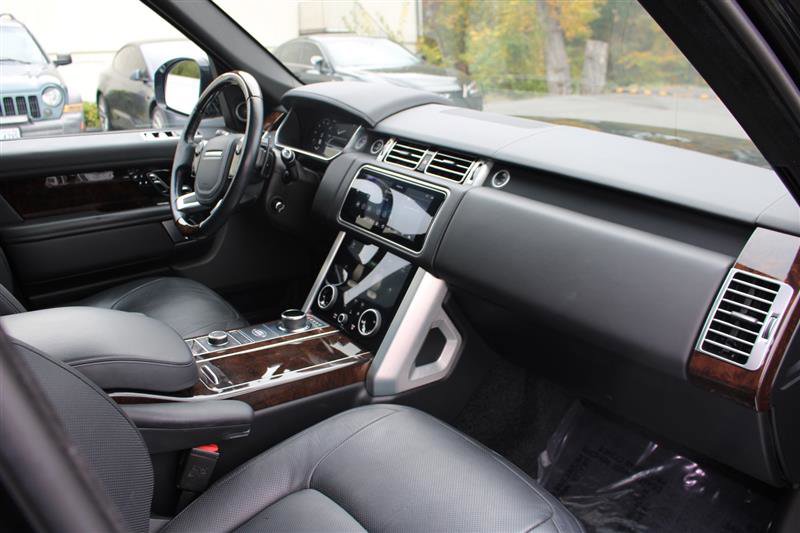 Used 2020 Land Rover Range Rover HSE image 16