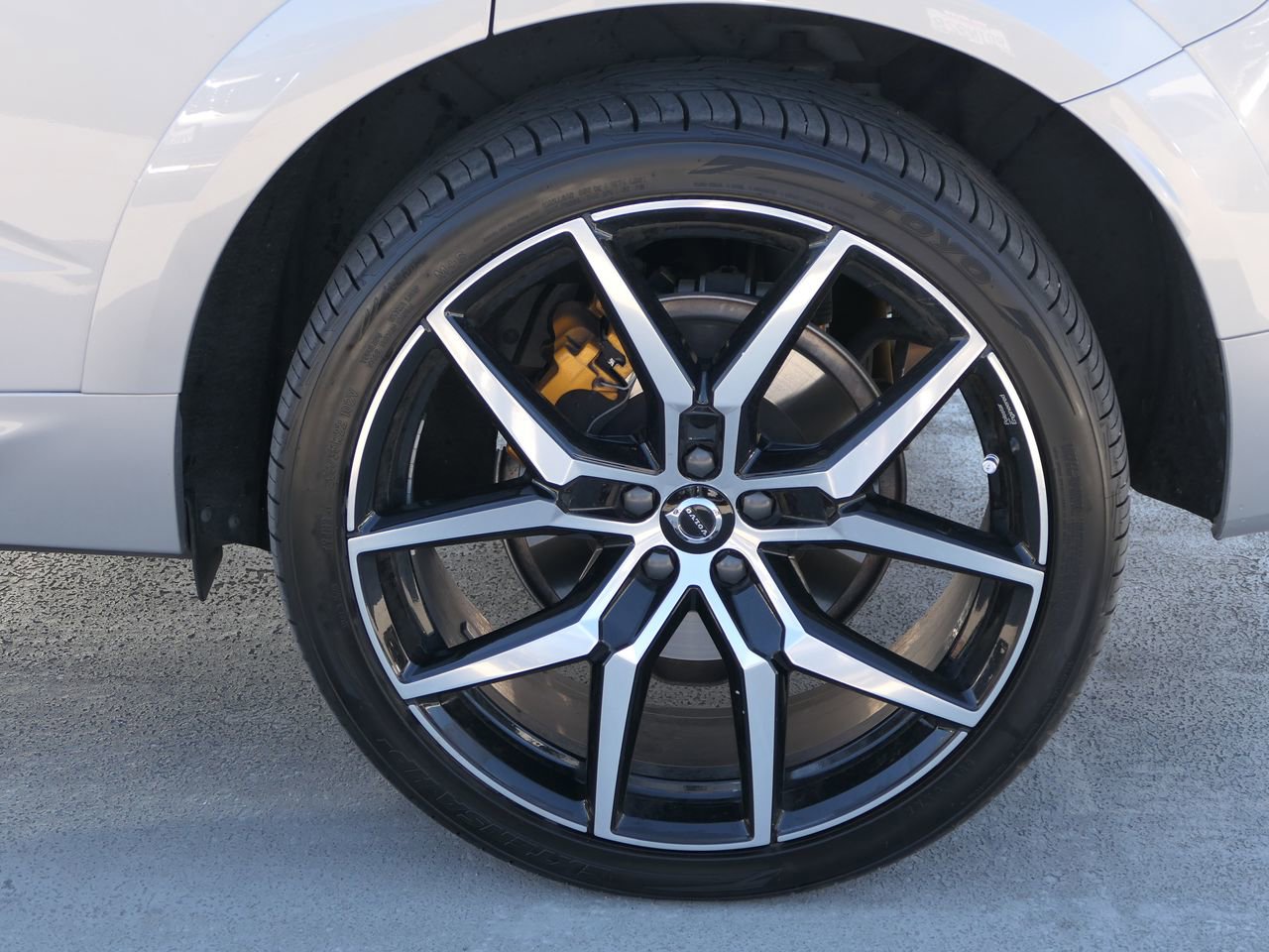 Used 2024 Volvo XC60 T8 Polestar image 12