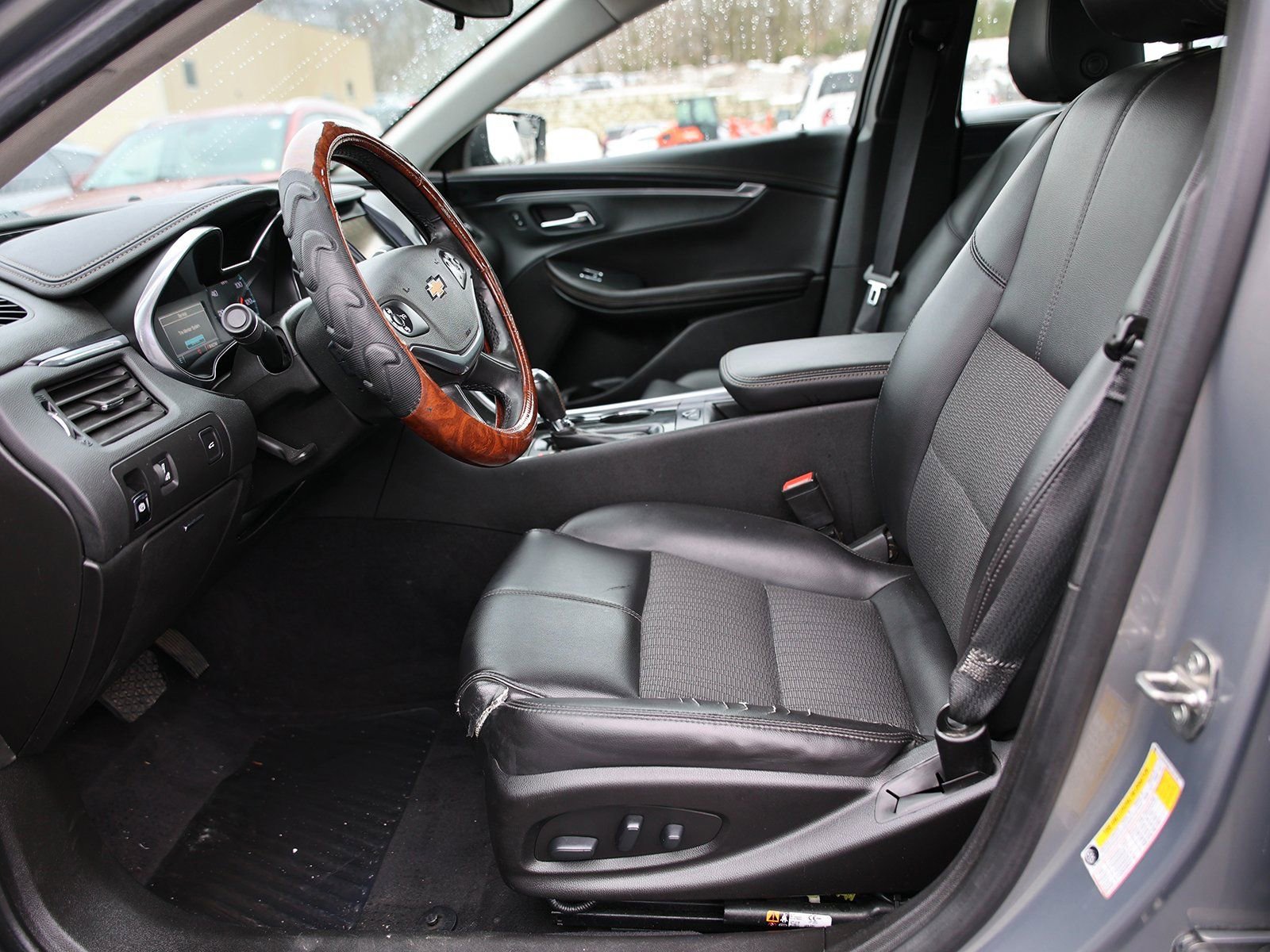 Used 2019 Chevrolet Impala LT image 17
