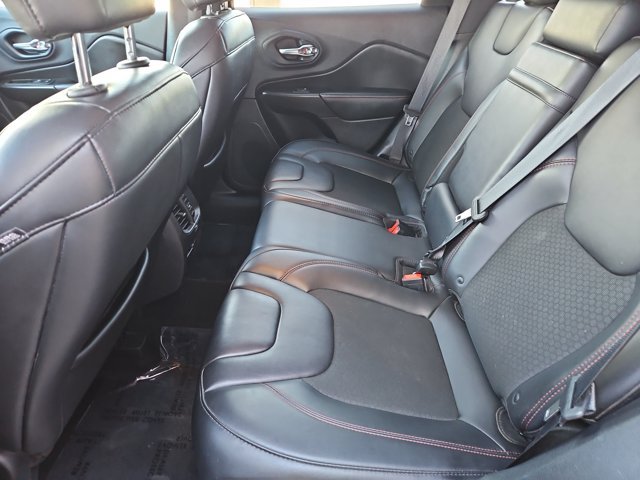 Used 2019 Jeep Cherokee Trailhawk w/ Cold Weather Group AWD/4WD image 24