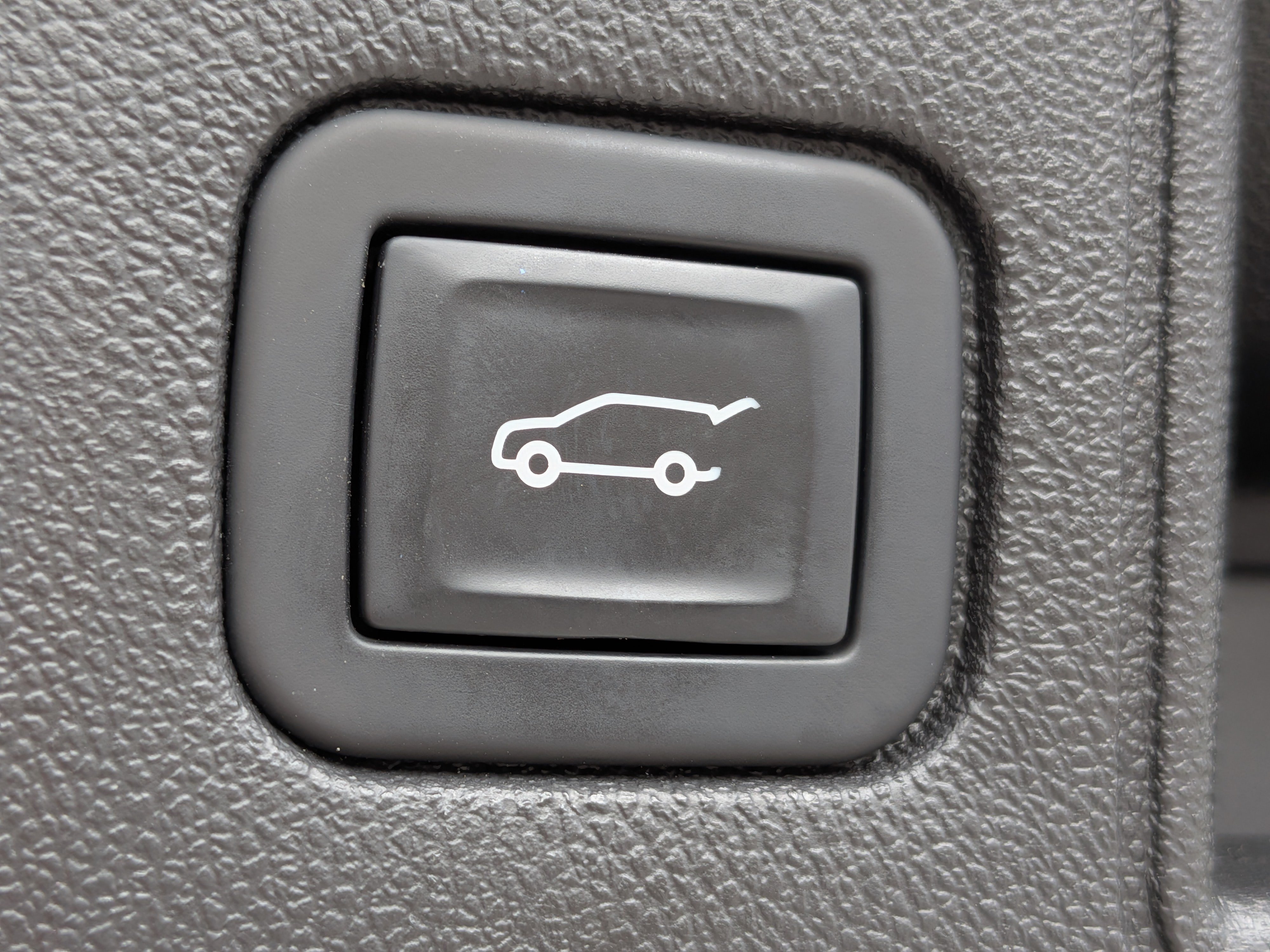 Certified 2022 GMC Terrain SLE w/ Driver Convenience Package FWD image 18