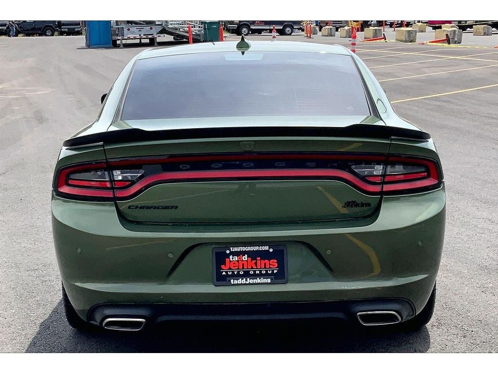 Used 2020 Dodge Charger SXT w/ Plus Group RWD image 4