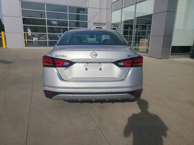 Used 2024 Nissan Altima 2.5 SV image 6