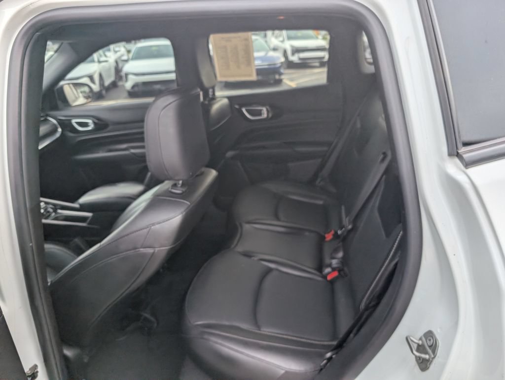 Used 2022 Jeep Compass High Altitude AWD/4WD image 9