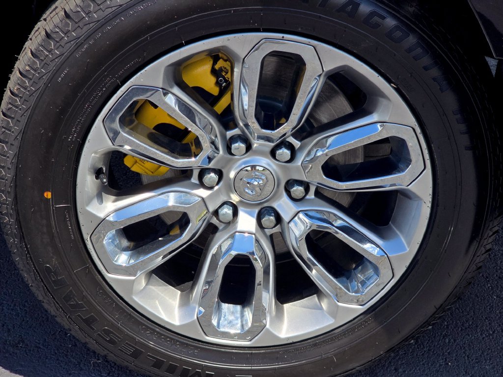 Used 2023 RAM 1500 Laramie AWD/4WD image 10
