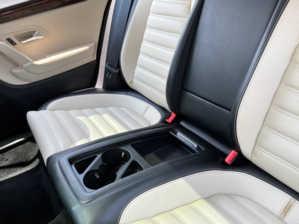 Used 2012 Volkswagen CC Lux FWD image 32