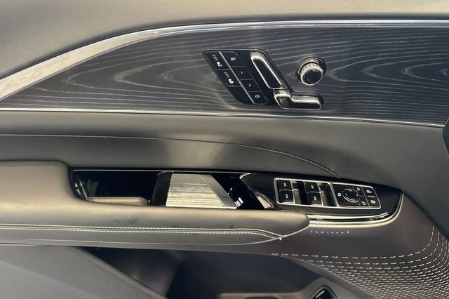 Certified 2024 Cadillac Lyriq Luxury image 11