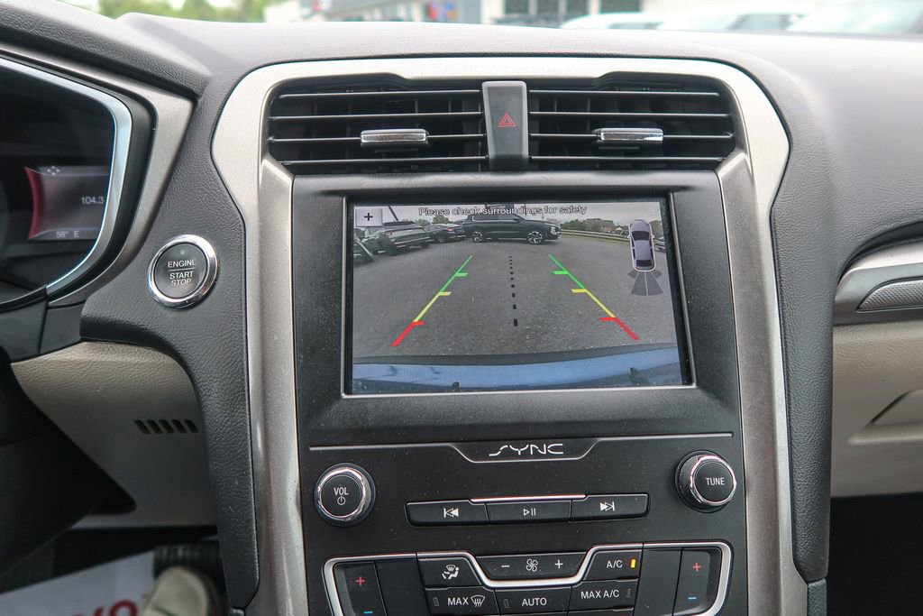 Used 2019 Ford Fusion SE FWD image 30