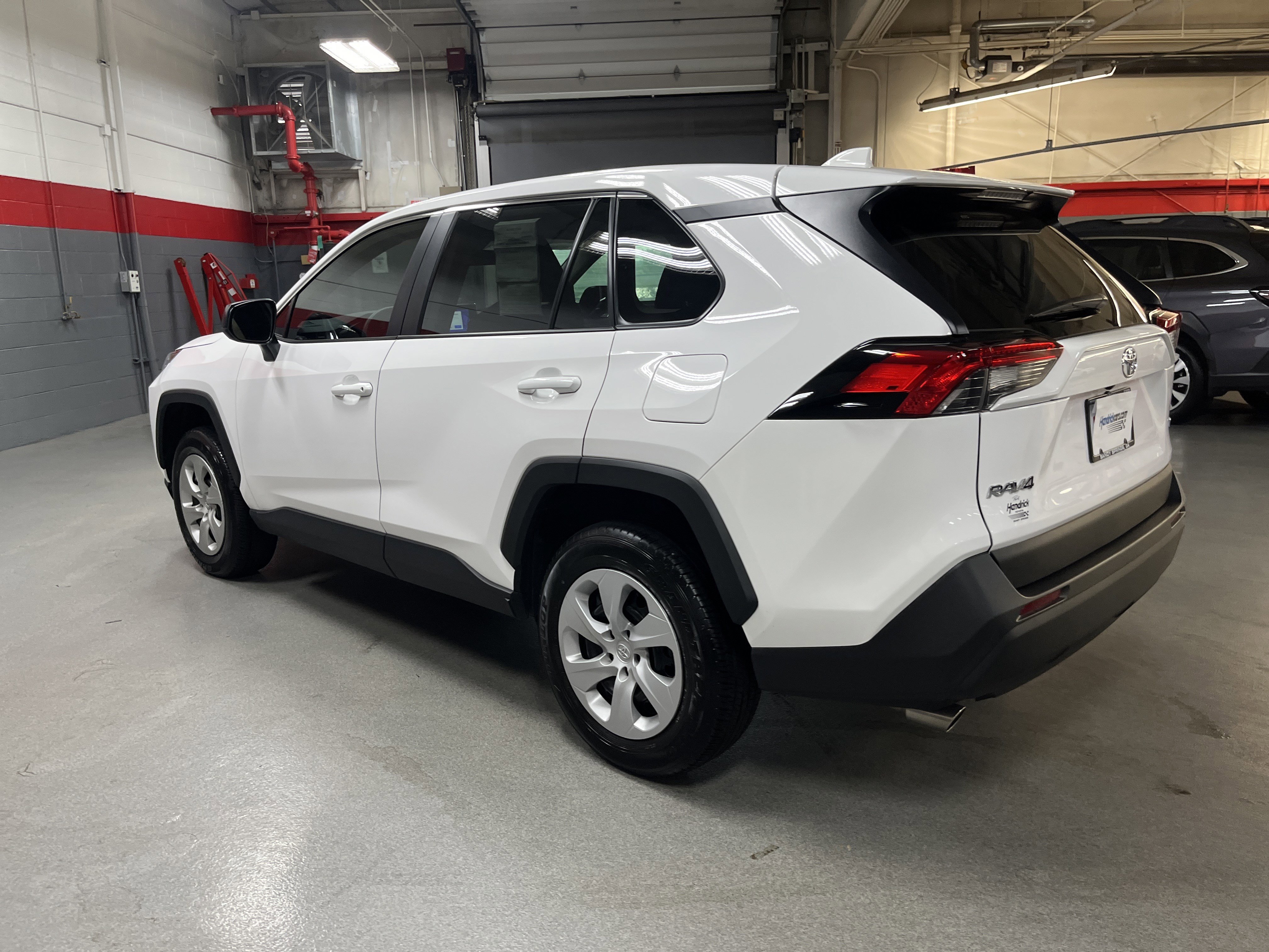 Used 2025 Toyota RAV4 LE FWD image 7