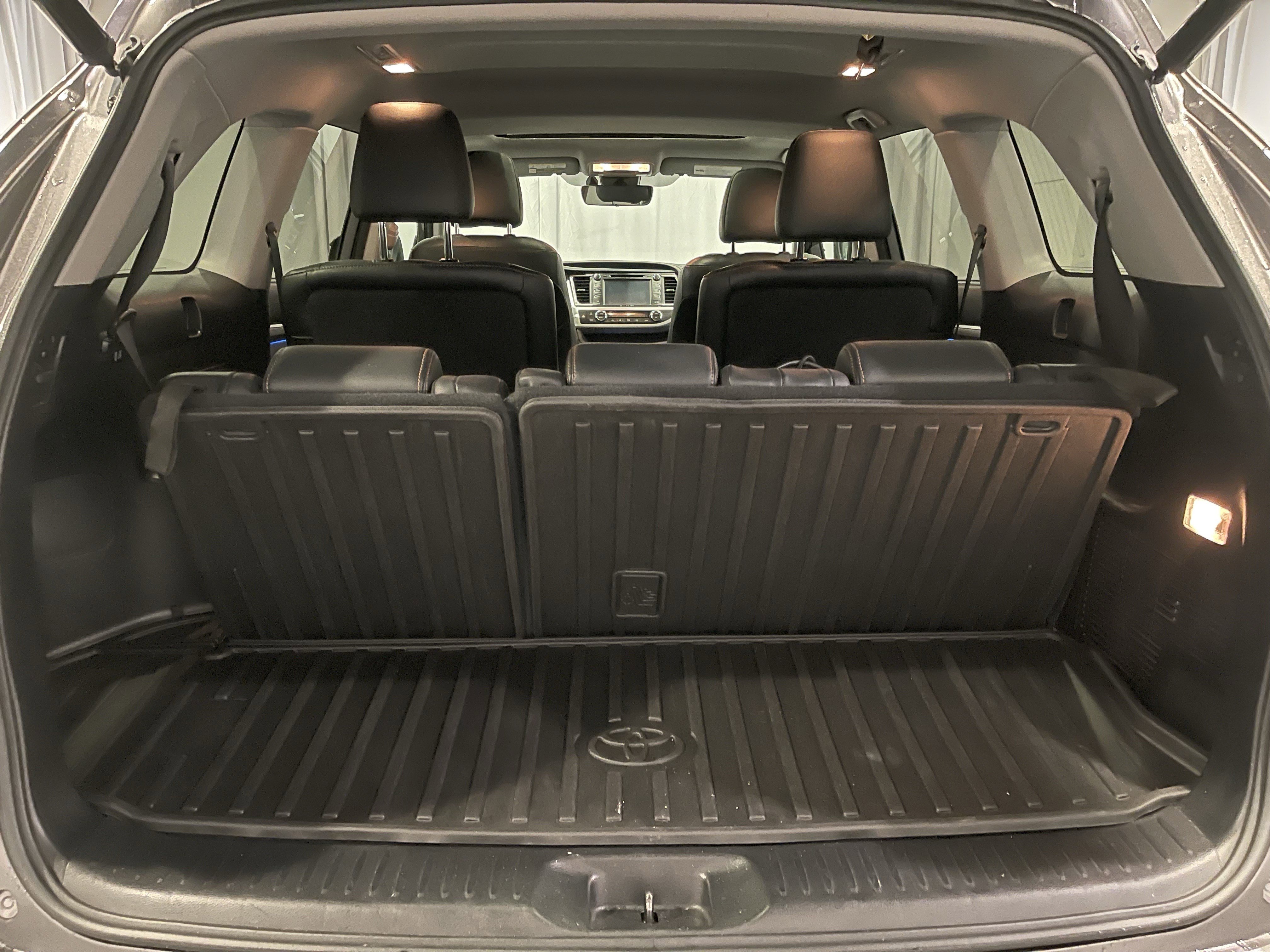 Used 2018 Toyota Highlander Limited image 28