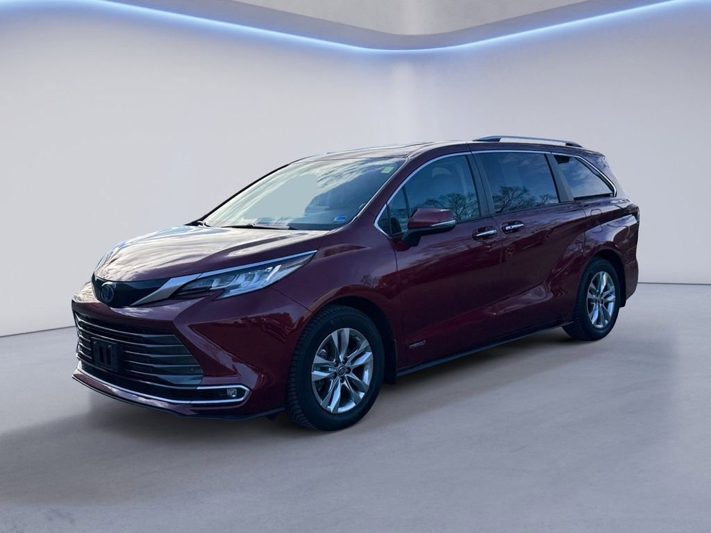 Used 2021 Toyota Sienna Limited FWD image 6