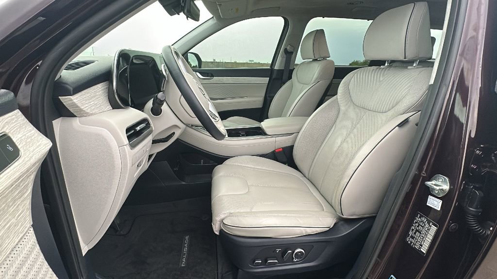 Used 2024 Hyundai Palisade Calligraphy FWD image 4