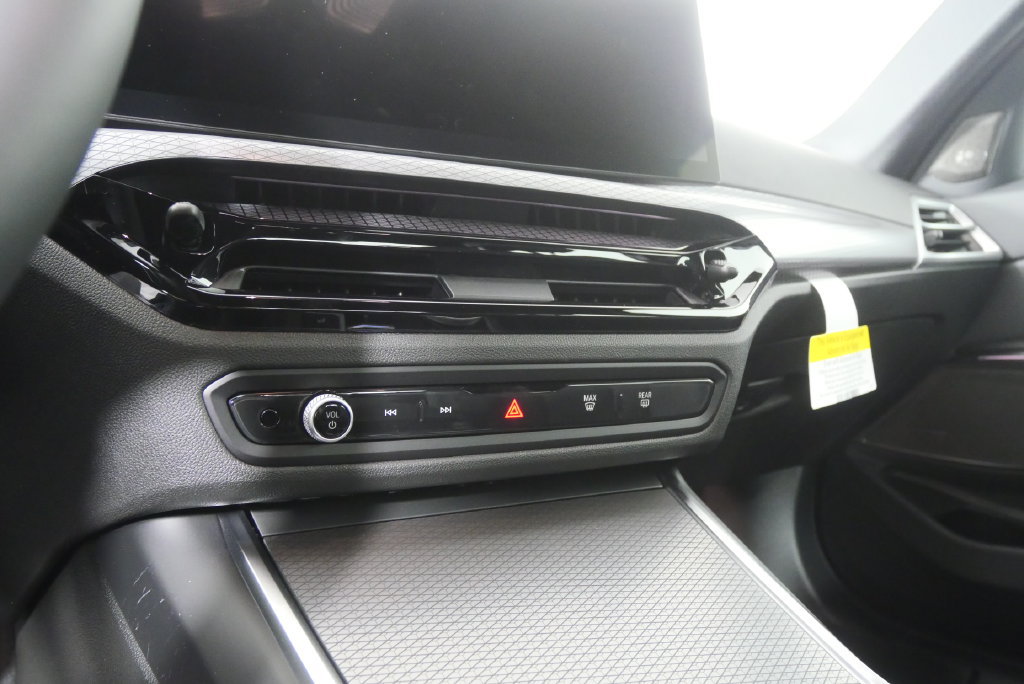 New 2026 BMW 330i Sedan w/ M Sport Package RWD image 19