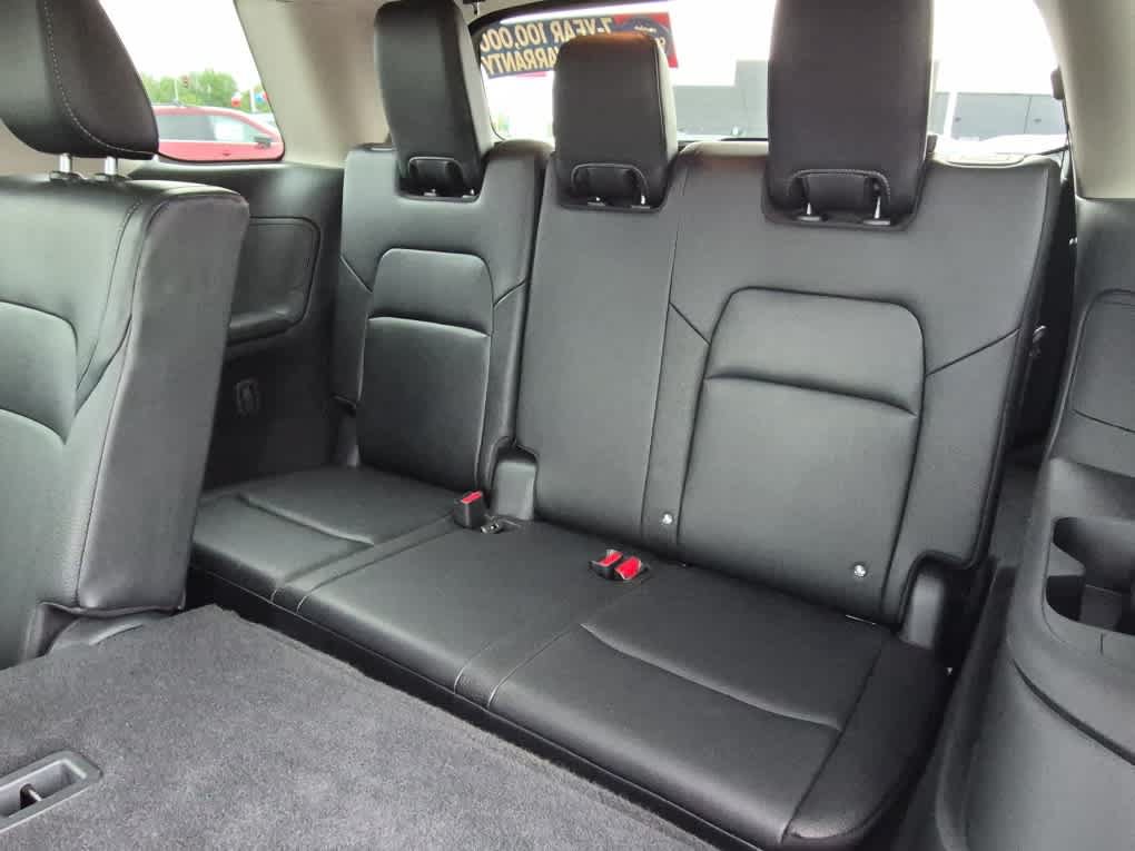 Used 2023 Nissan Pathfinder SL AWD/4WD image 7