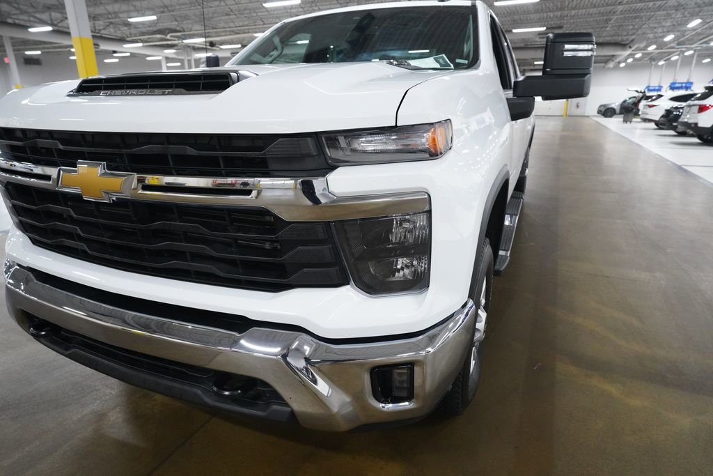 Used 2025 Chevrolet Silverado 2500 LT w/ Convenience Package AWD/4WD image 21