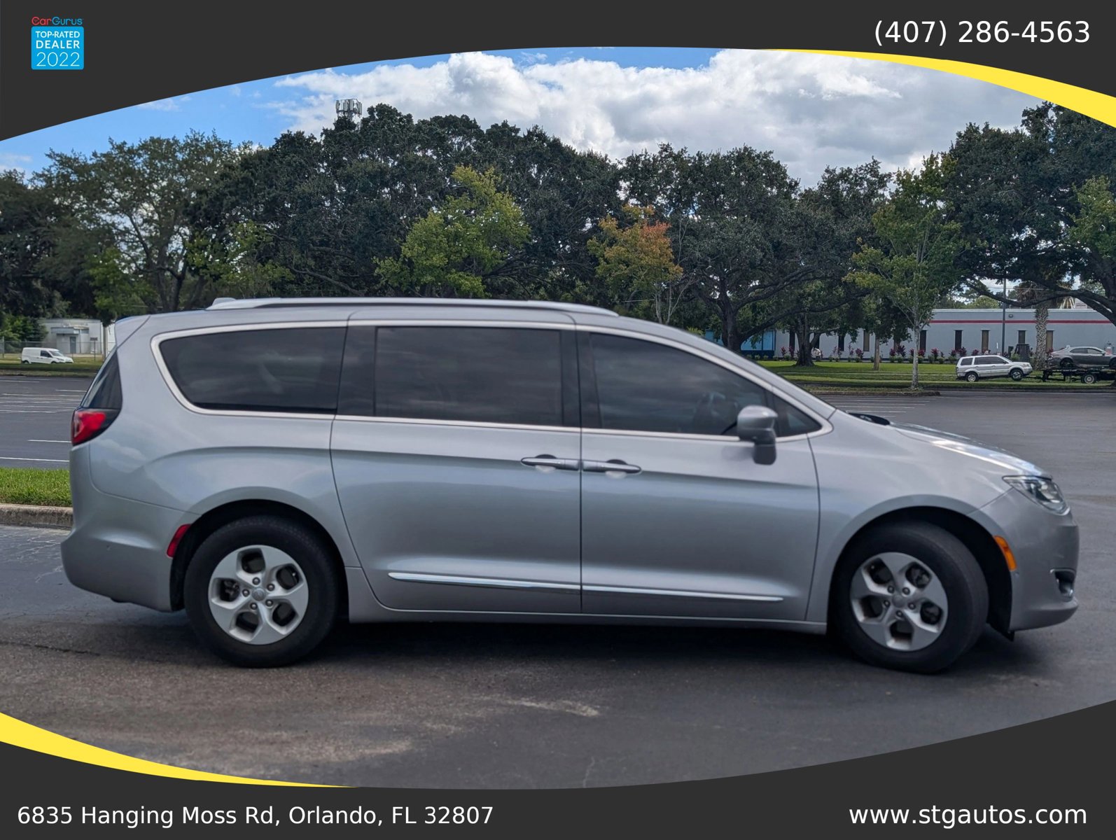 Used 2017 Chrysler Pacifica Touring-L Plus w/ Advanced Safetytec Group FWD image 6