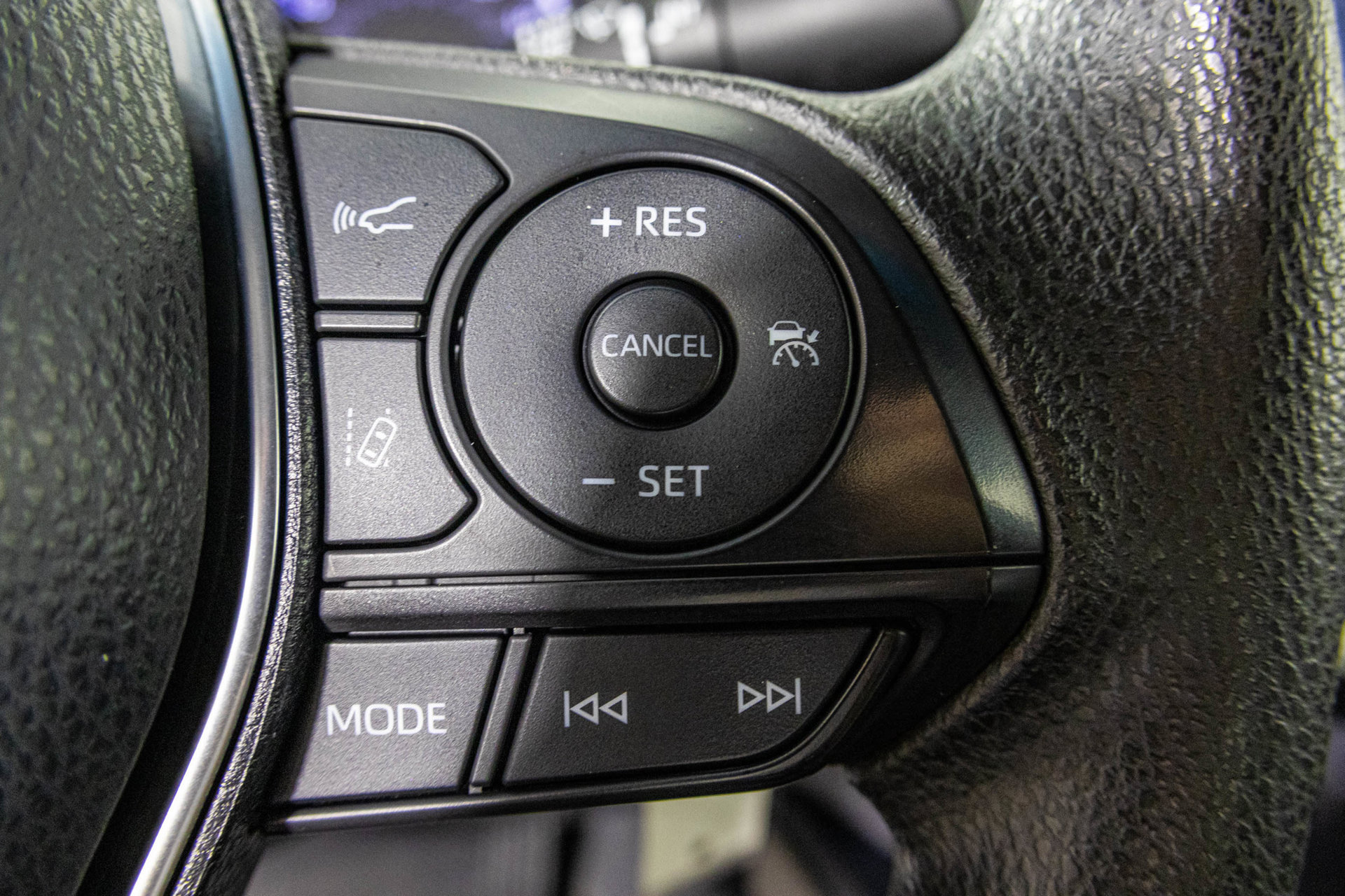 Used 2018 Toyota Camry LE FWD image 29