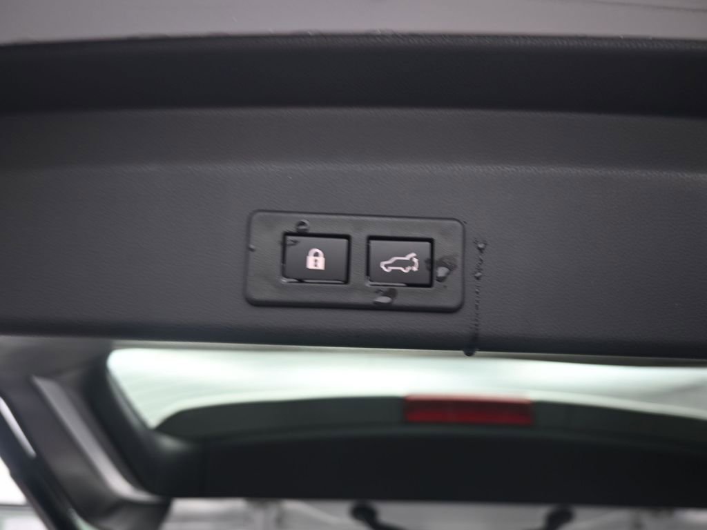 Used 2023 Subaru Ascent Premium w/ Convenience Package image 17